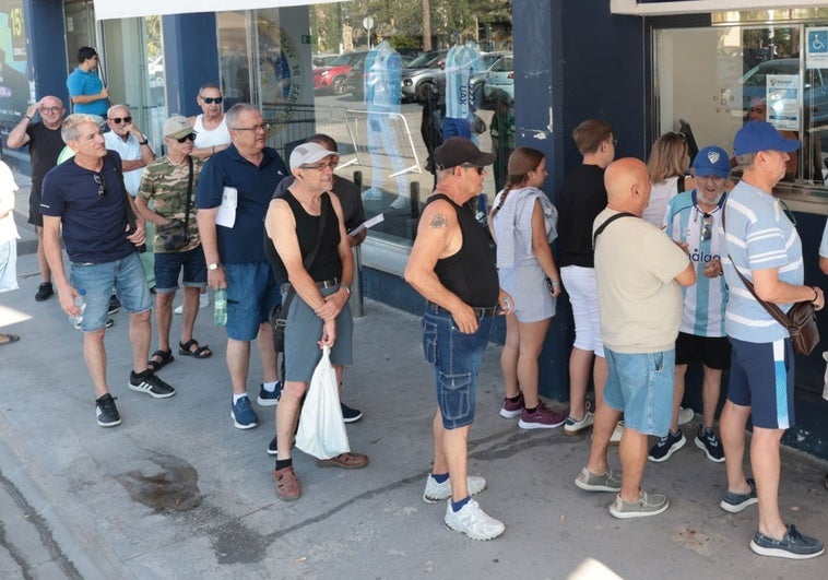 El Málaga retoca sus planes y también abrirá una lista de espera para sortear 135 abonos